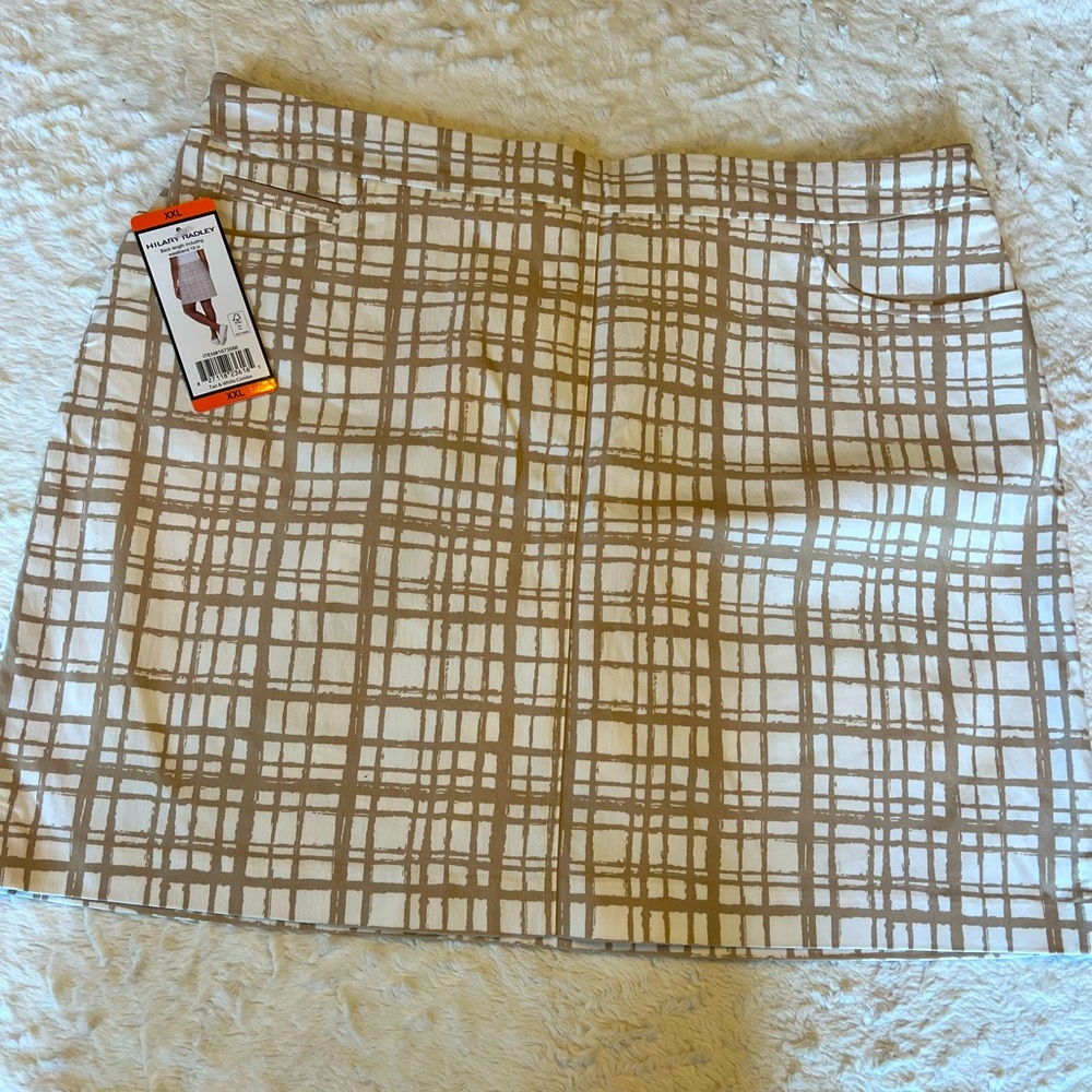 New Golf Skort- Tan and White XXL w Built in Shirts